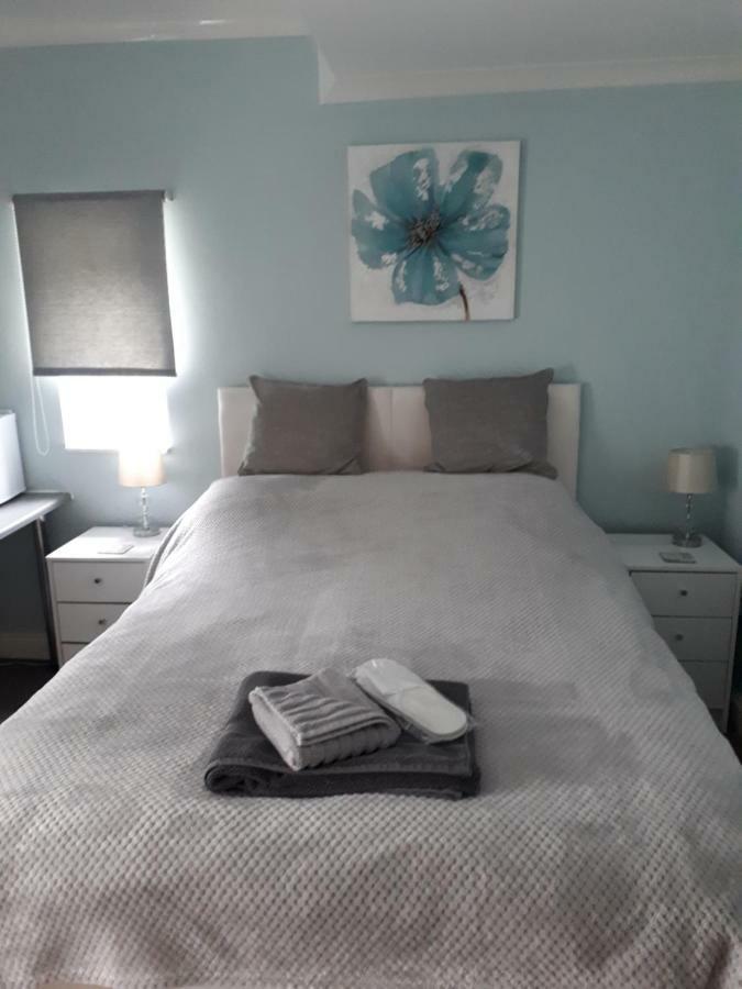 Santi Bhavana Bed & Breakfast Westbury  Exterior foto